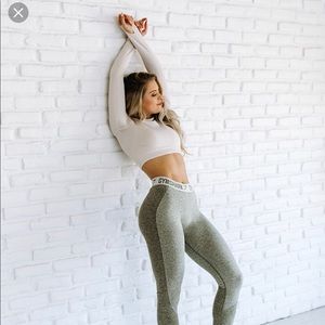 GYMSHARK SEAMLESS TOP IN SAND